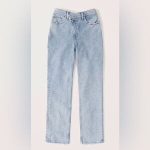 A&F Ultra High Rise Straight Jean (Curve Love)